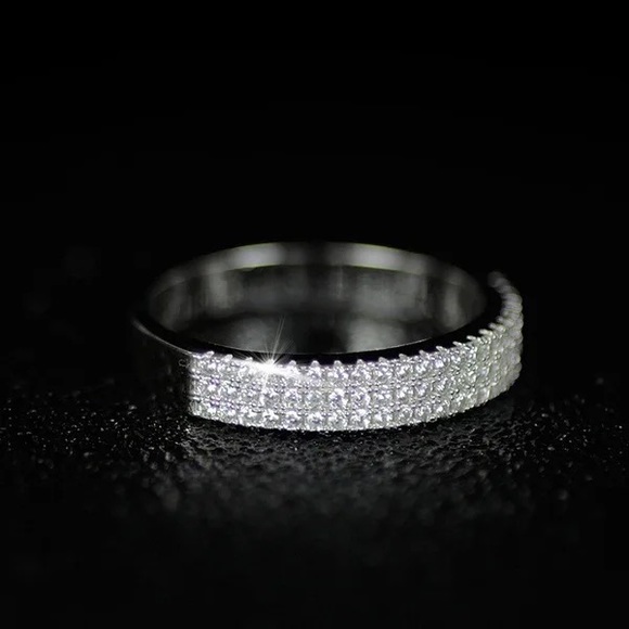 New 925 Silver Beautiful Diamond Elegant Ring - Picture 4 of 6